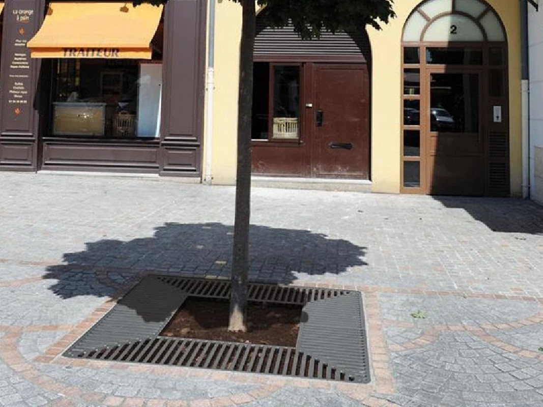 Grille d'arbre acier