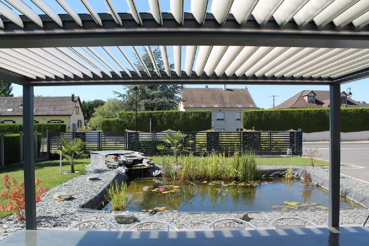 Pergola bioclimatique autoportante Panama