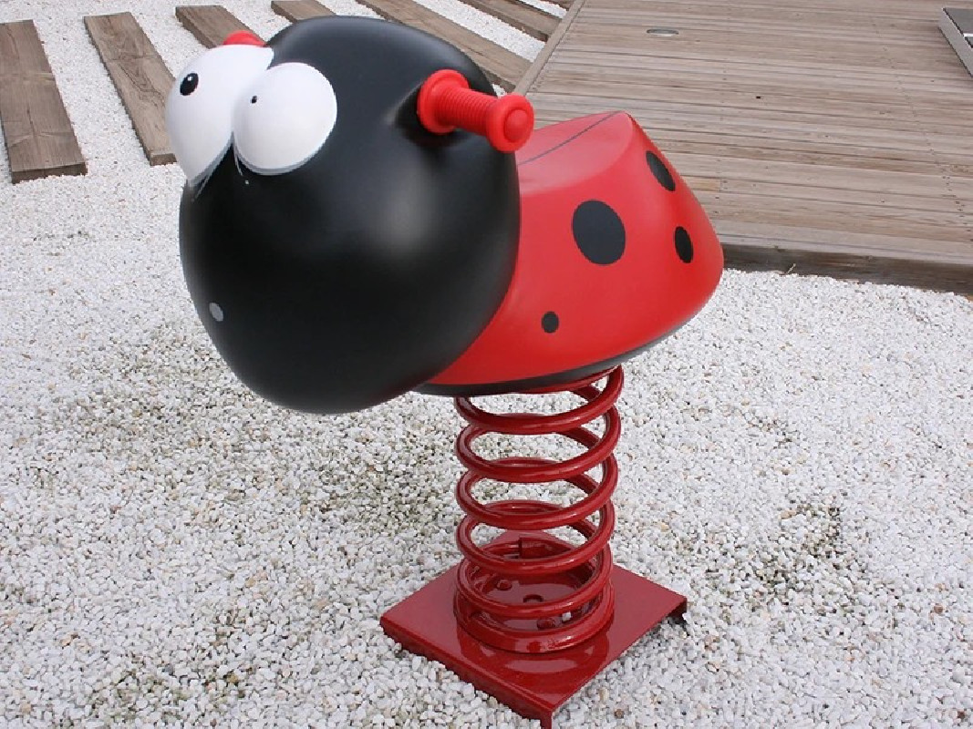 Jeu sur ressorts la Coccinelle