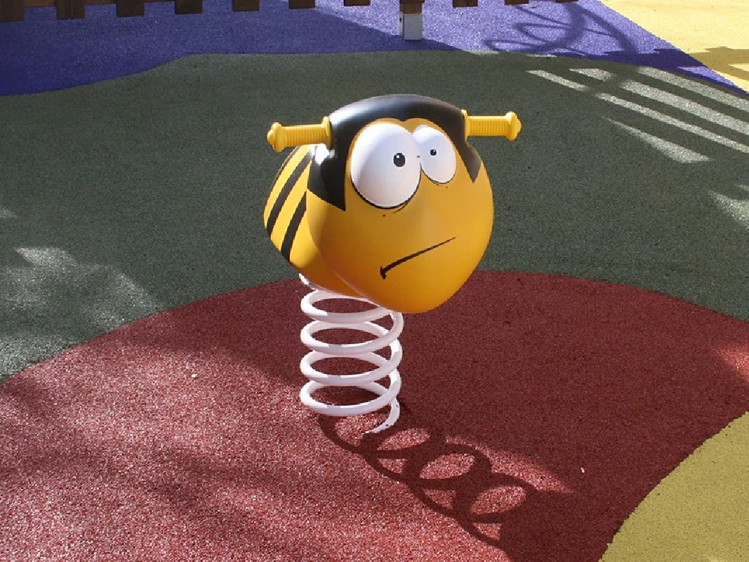 Jeu sur ressorts la Petite Abeille