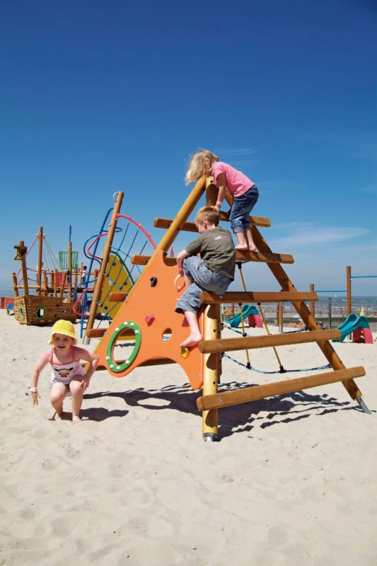 Pyramide  MULTI-ACTIVITÉS